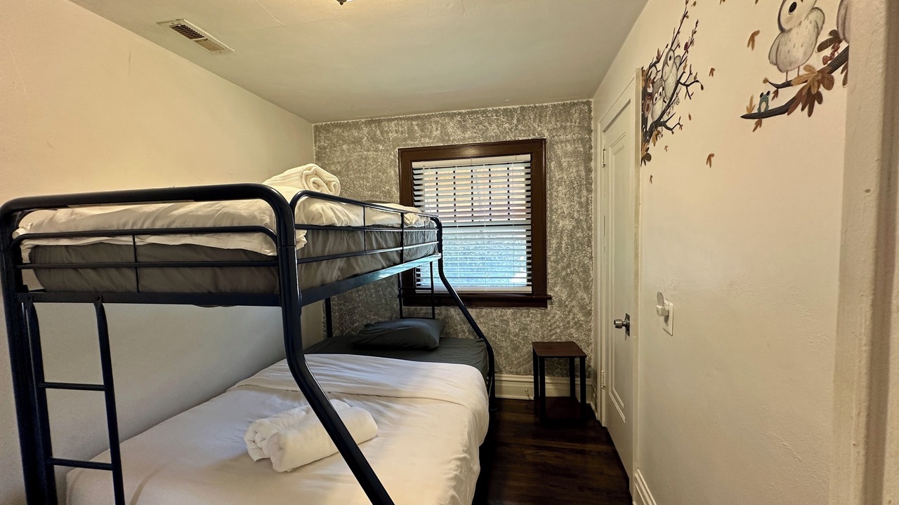Photo of Bedroom in North Chicago