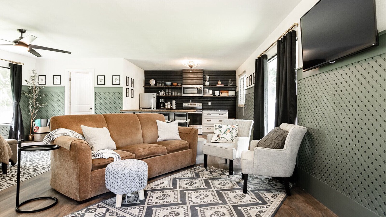 Photo of Livingroom in Shiloh