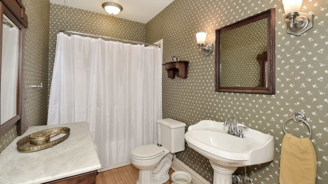 Photo of Bathroom in Hebron