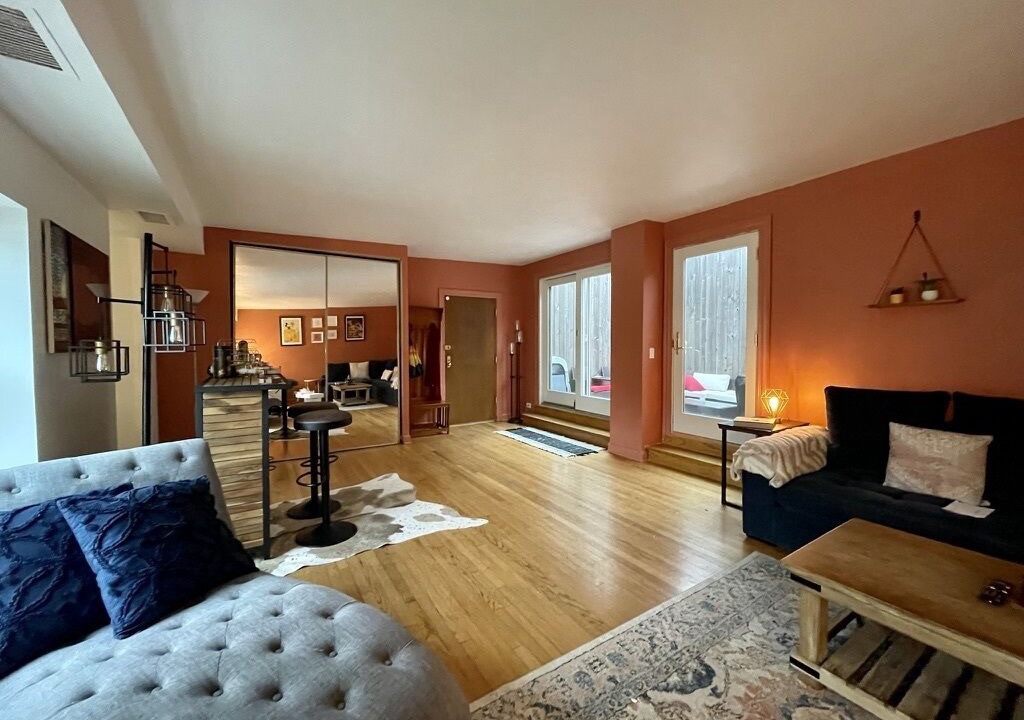 Photo of Livingroom in Lake View East