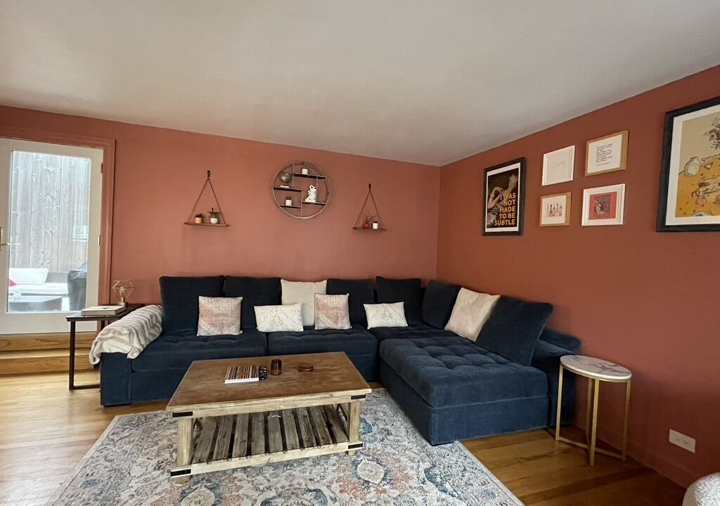 Photo of Livingroom in Lake View East