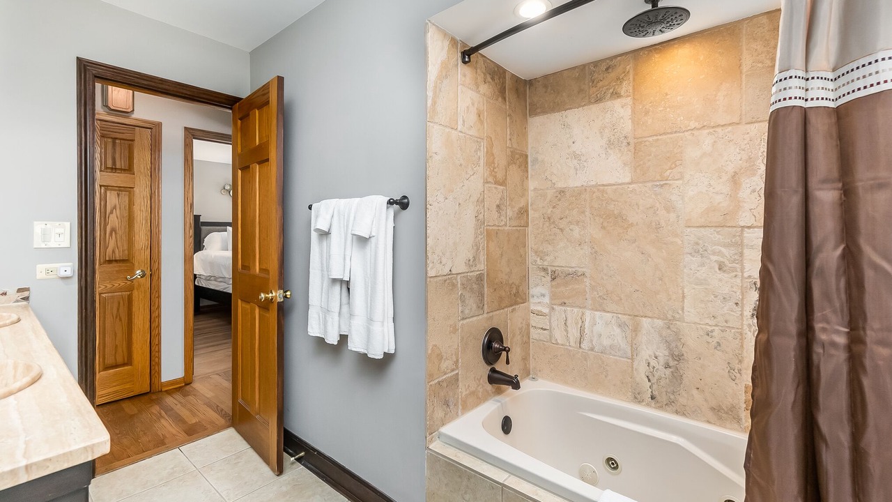 Photo of Bathroom in Itasca