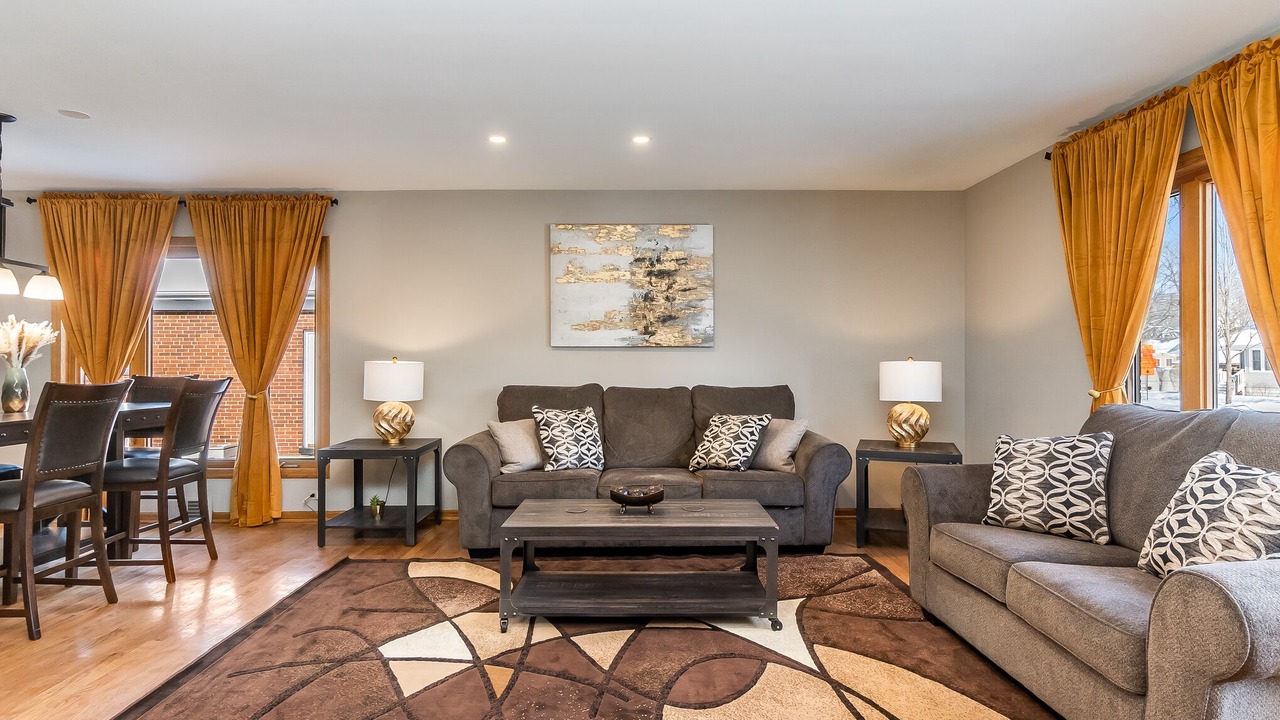 Photo of Livingroom in Itasca