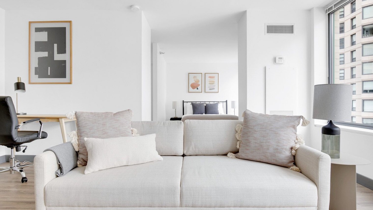 Photo of Livingroom in Streeterville