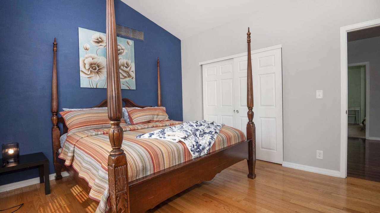 Photo of Bedroom in Oswego