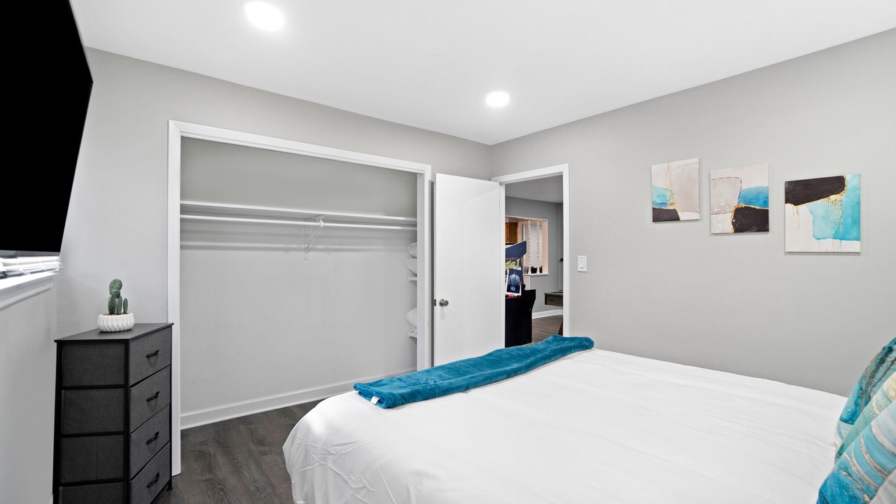 Photo of Bedroom in Elk Grove Village