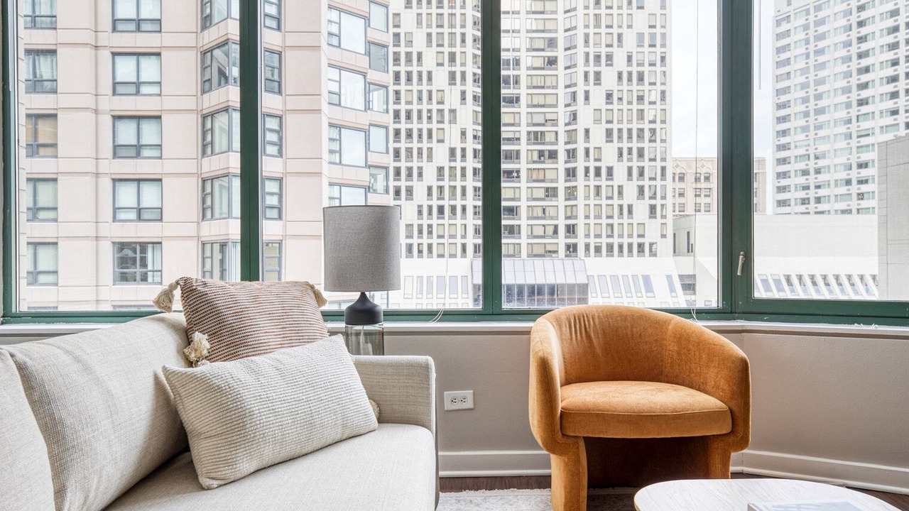 Photo of Livingroom in Streeterville