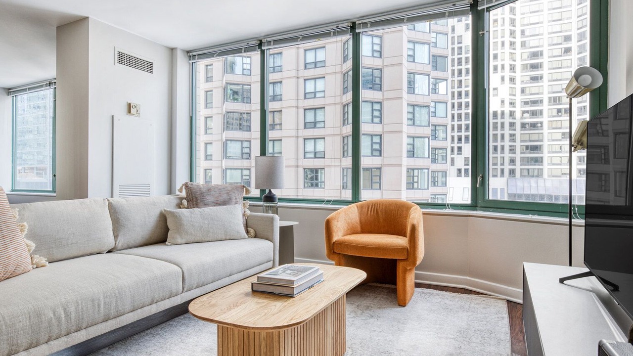 Photo of Livingroom in Streeterville