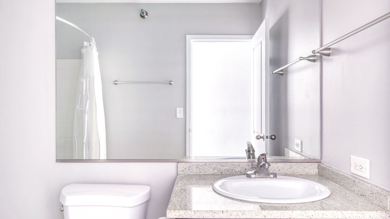 Photo of Bathroom in Streeterville