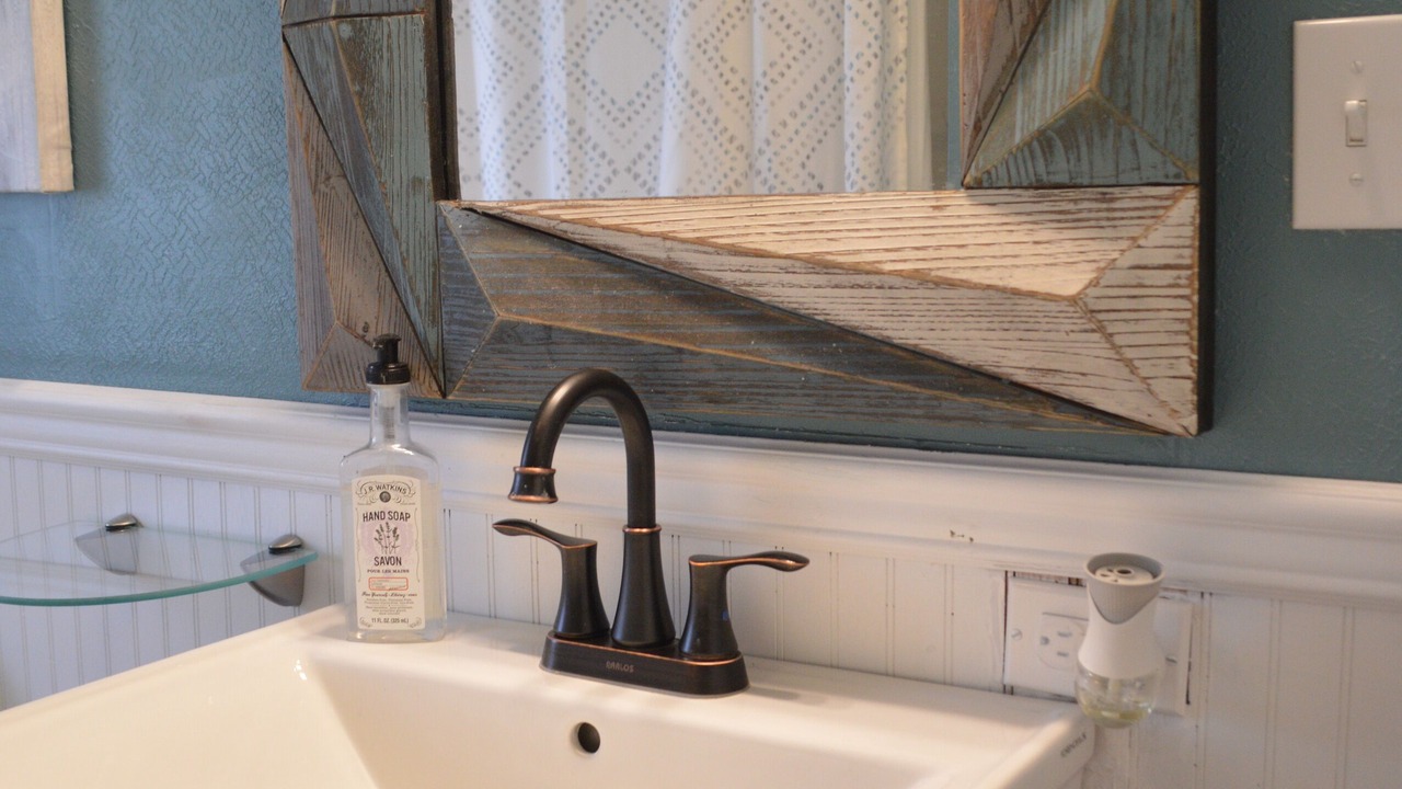 Photo of Bathroom in Carlyle