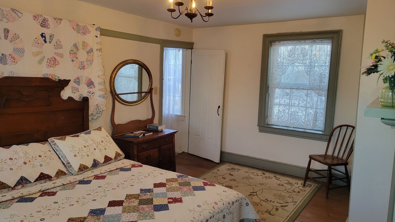 Photo of Bedroom in Nauvoo