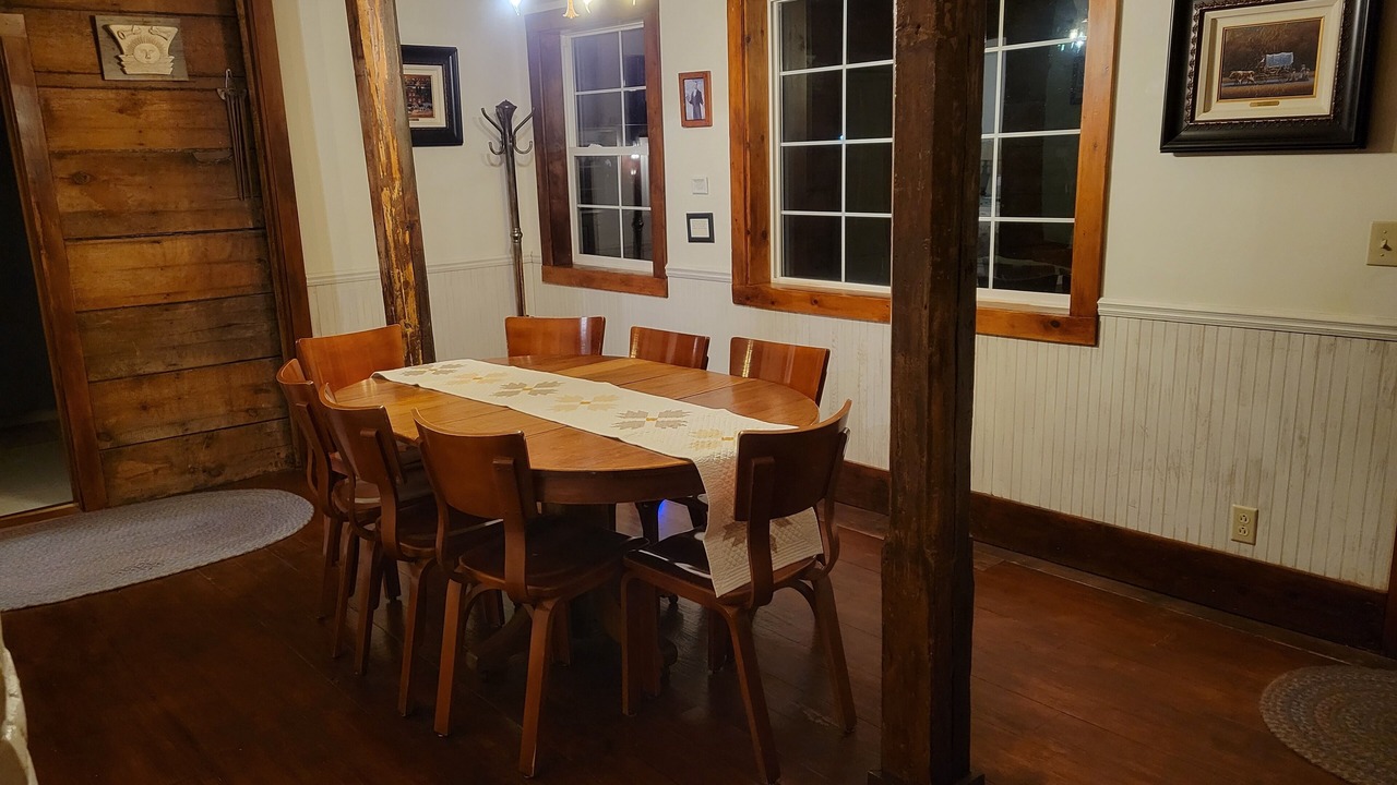Photo of Livingroom in Nauvoo