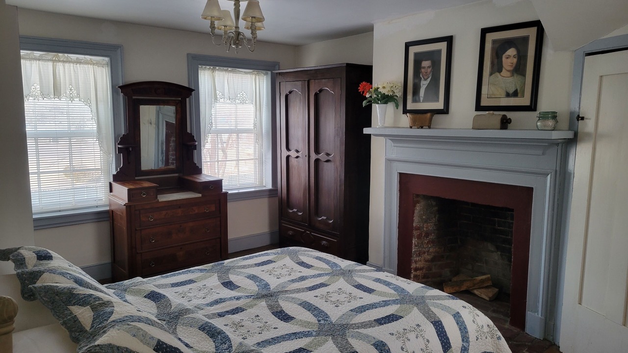 Photo of Bedroom in Nauvoo