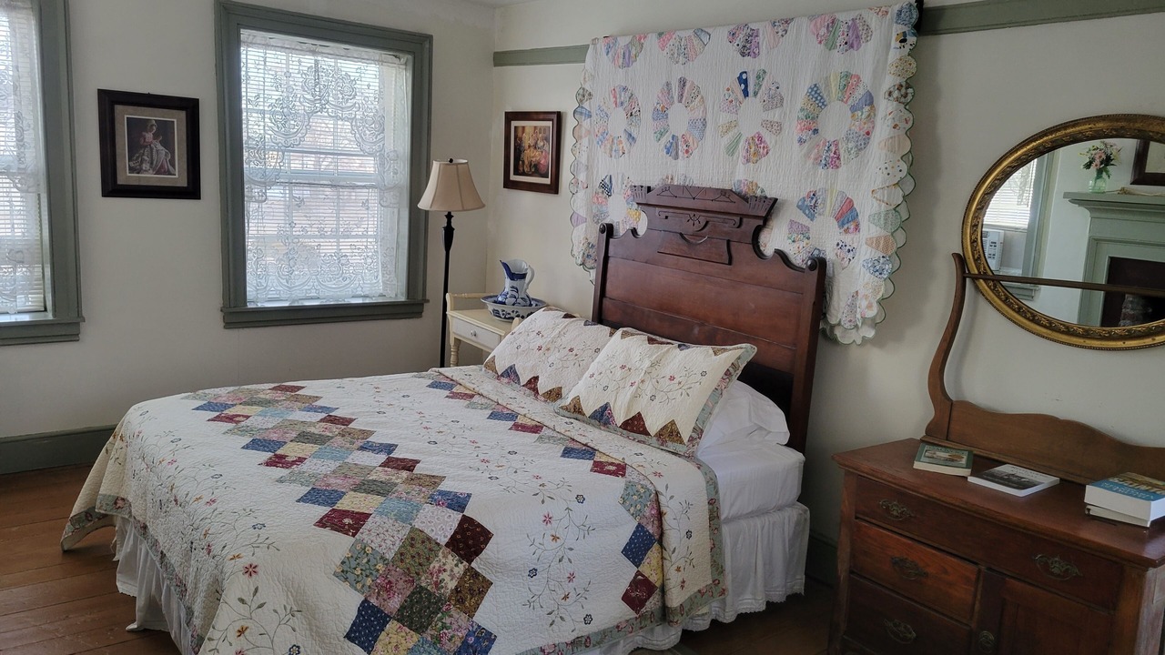 Photo of Bedroom in Nauvoo