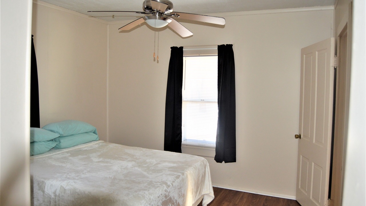 Photo of Bedroom in Alden