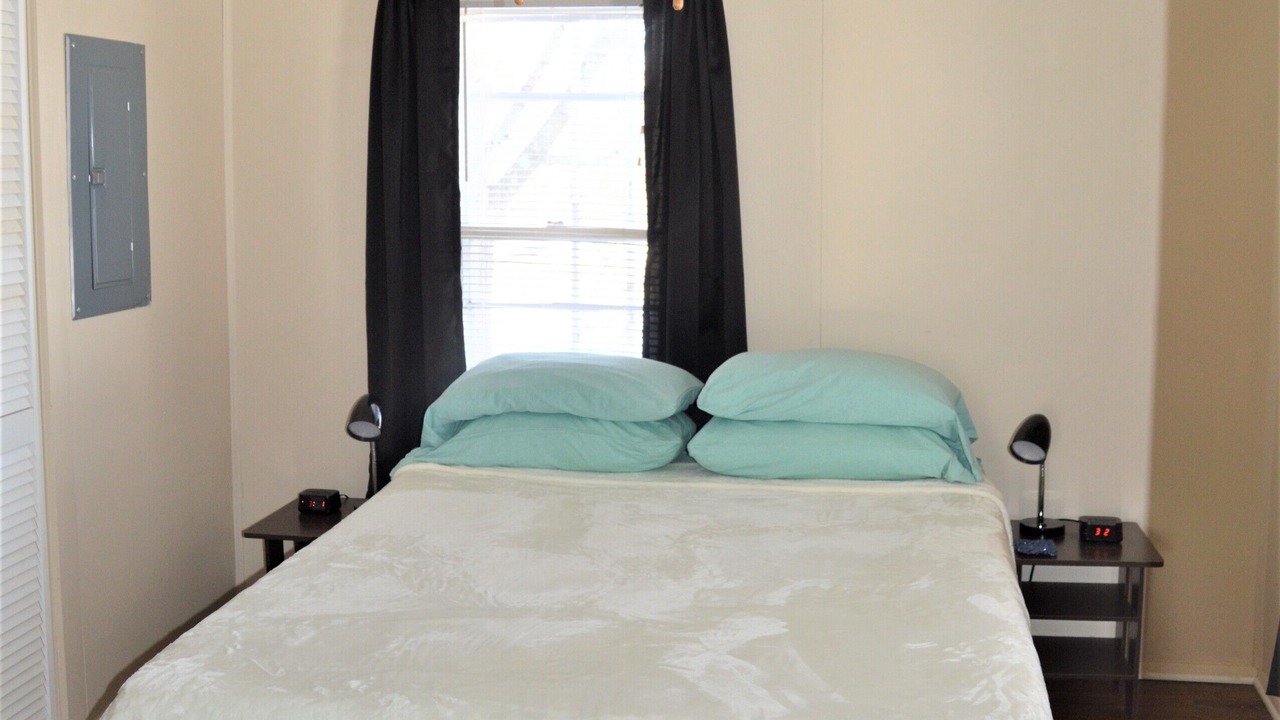 Photo of Bedroom in Alden