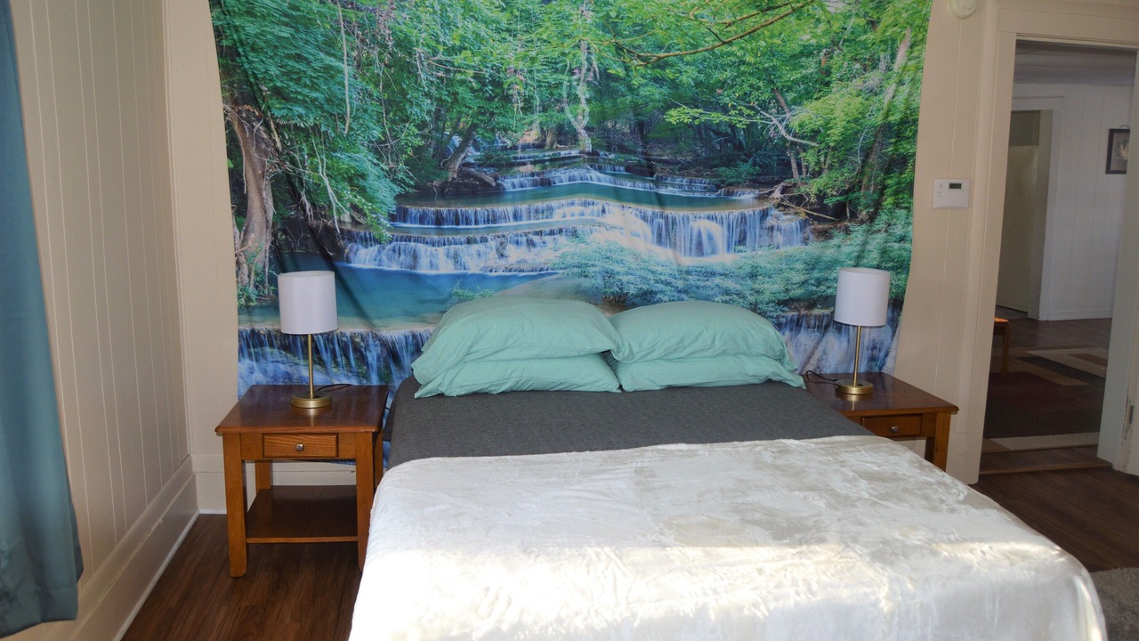 Photo of Bedroom in Alden
