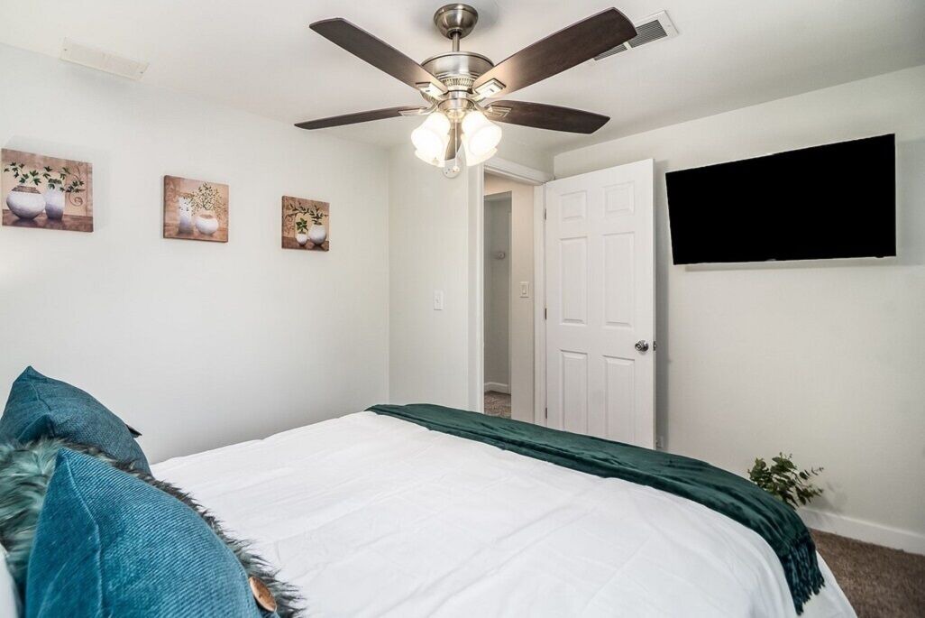 Photo of Bedroom in Villa Park