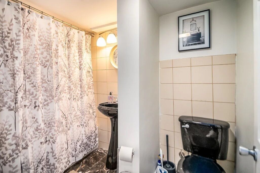 Photo of Bathroom in Villa Park