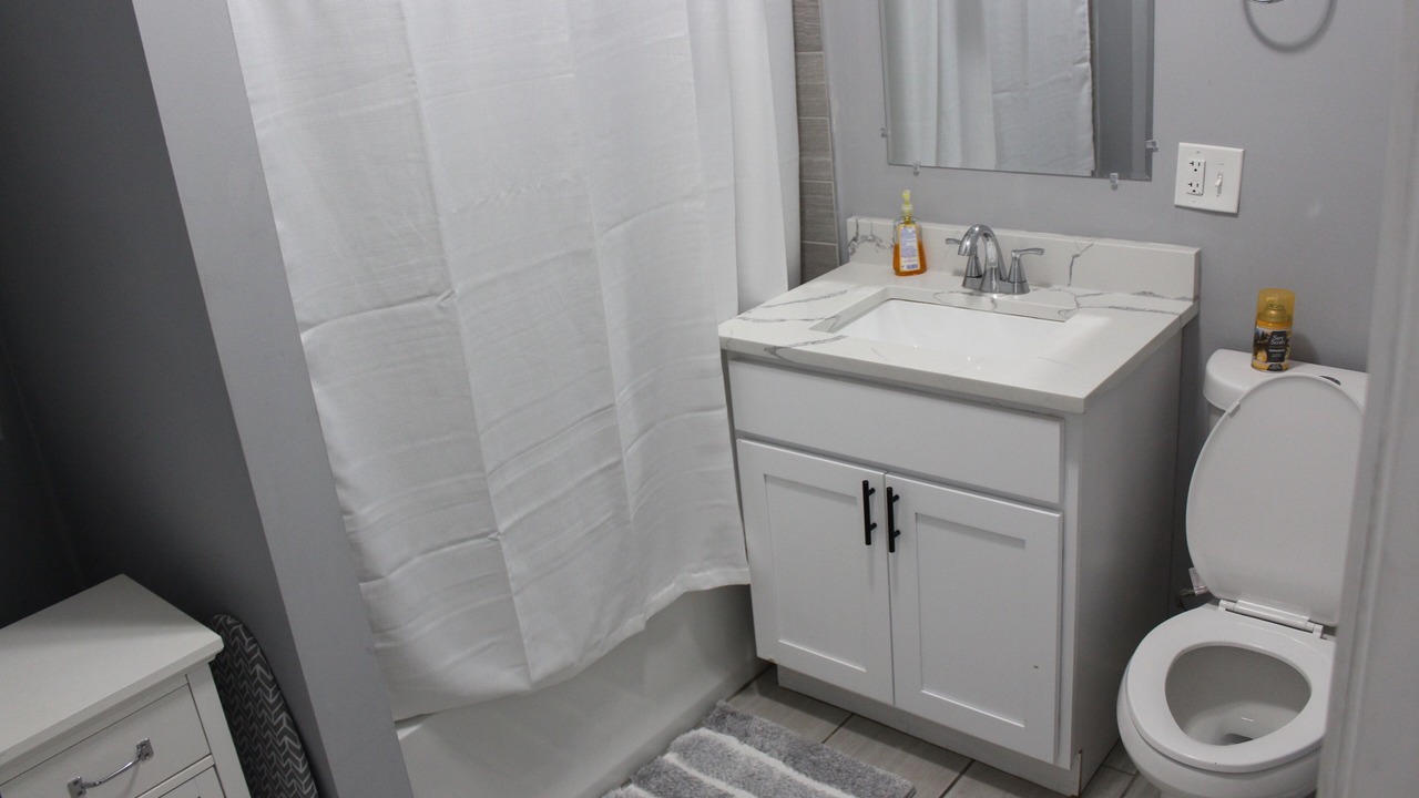 Photo of Bathroom in Greater Grand Crossing