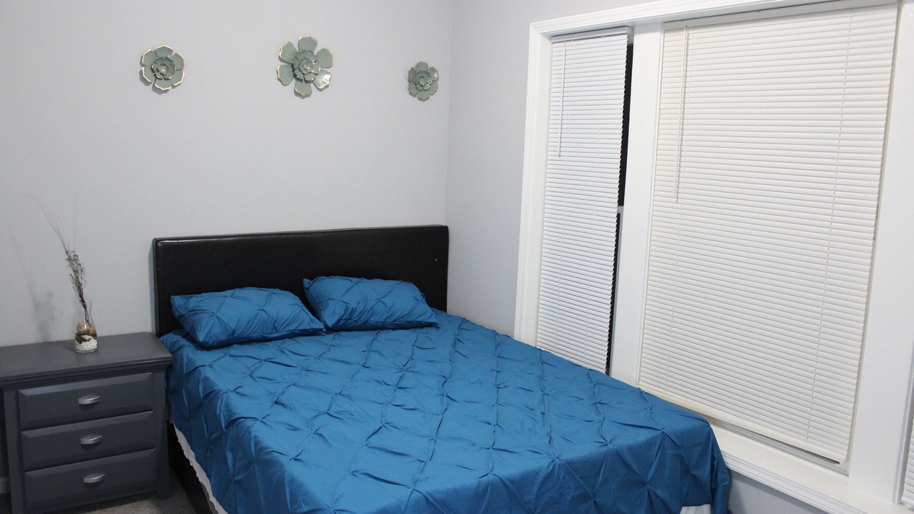 Photo of Bedroom in Greater Grand Crossing