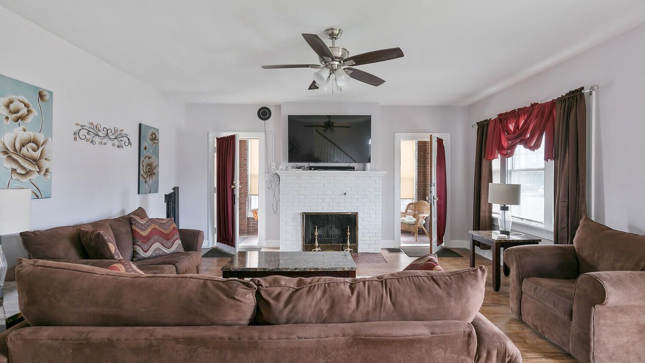 Photo of Livingroom in Belleville