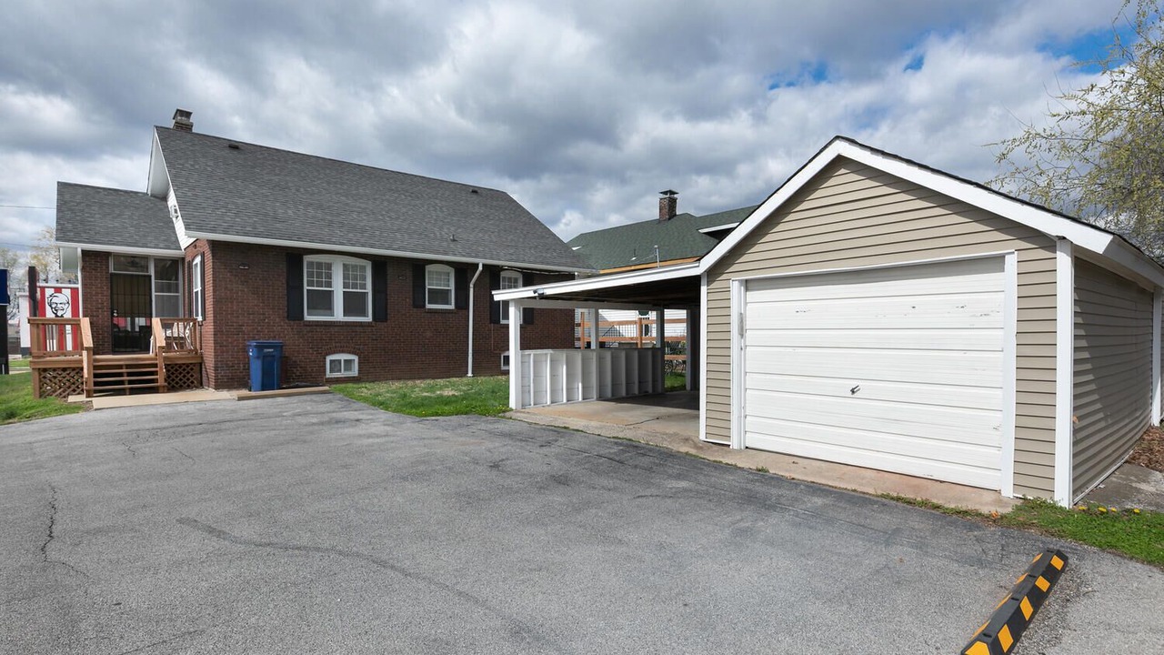 Photo of Outdoor in Belleville