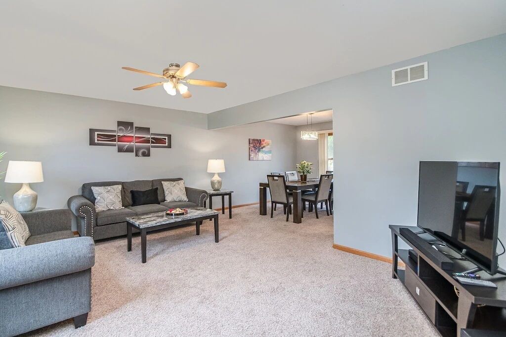 Photo of Livingroom in Woodridge