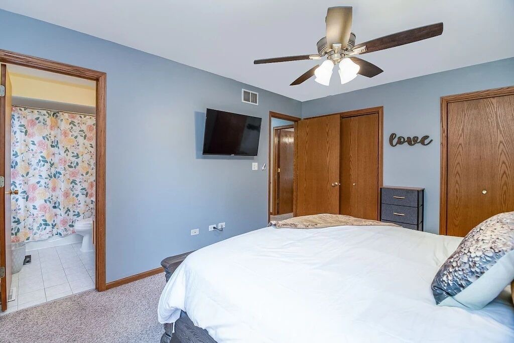 Photo of Bedroom in Woodridge