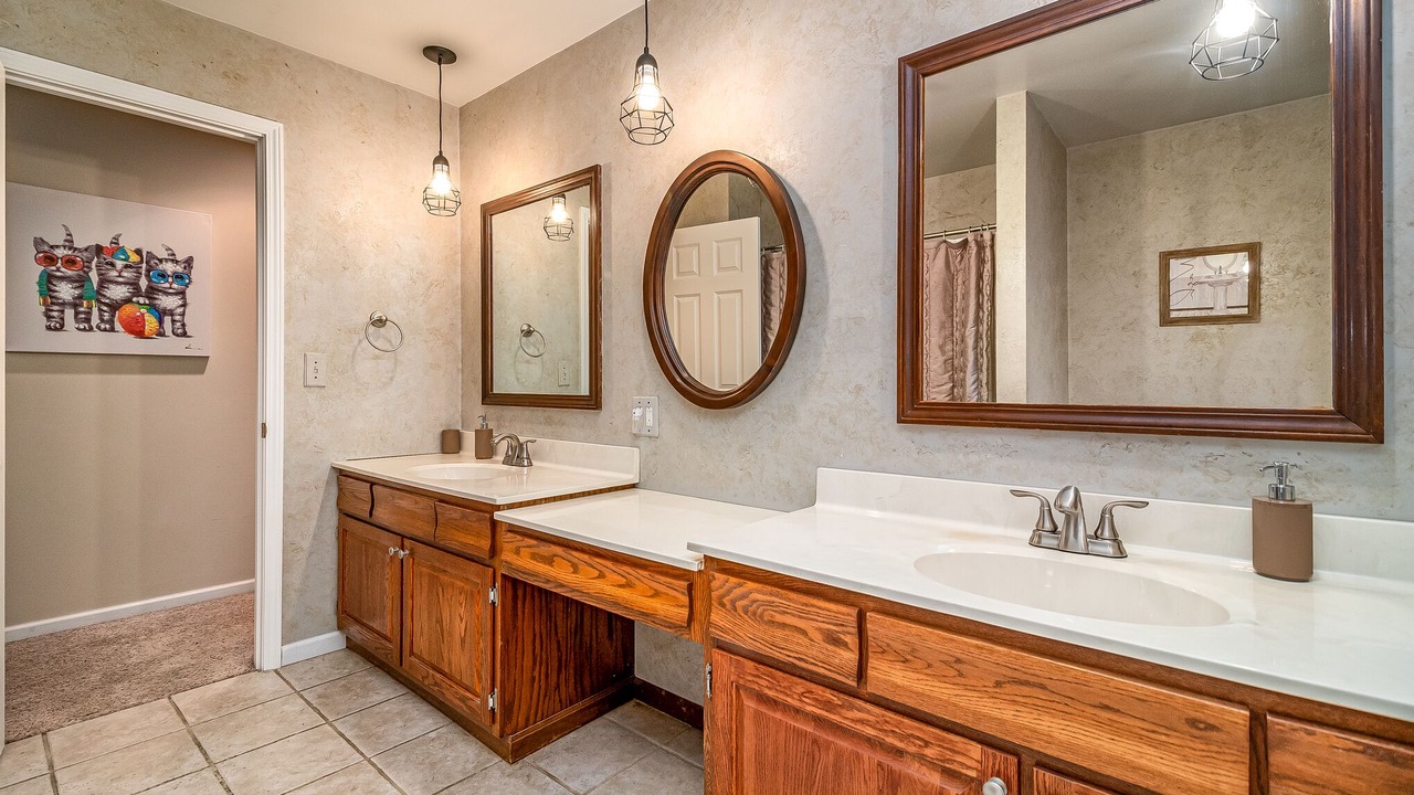 Photo of Bathroom in Elgin