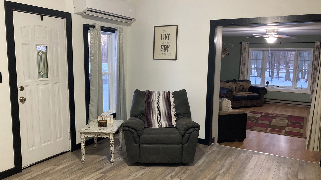 Photo of Livingroom in Benton