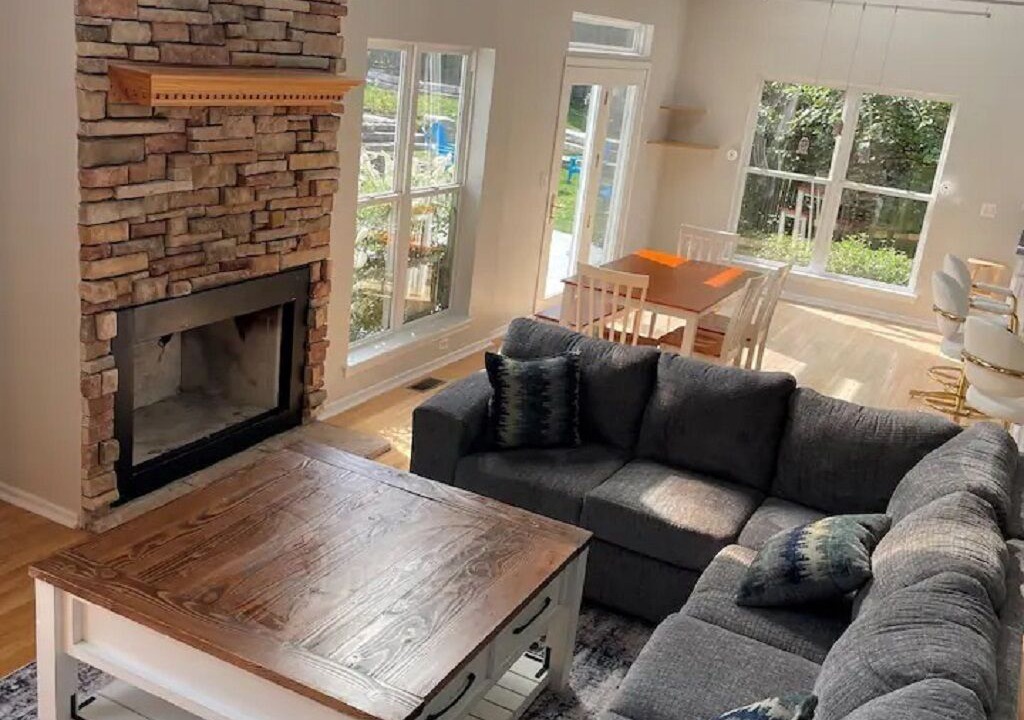 Photo of Livingroom in Fox Lake