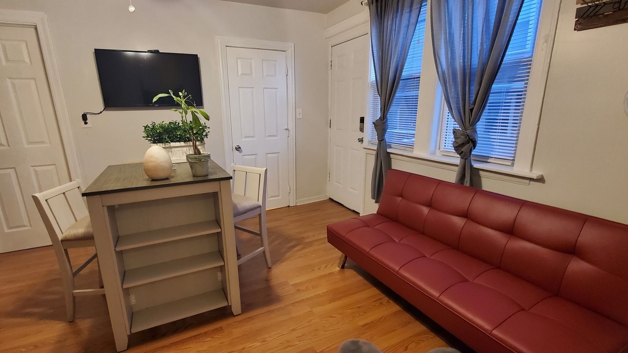 Photo of Livingroom in Old Irving Park