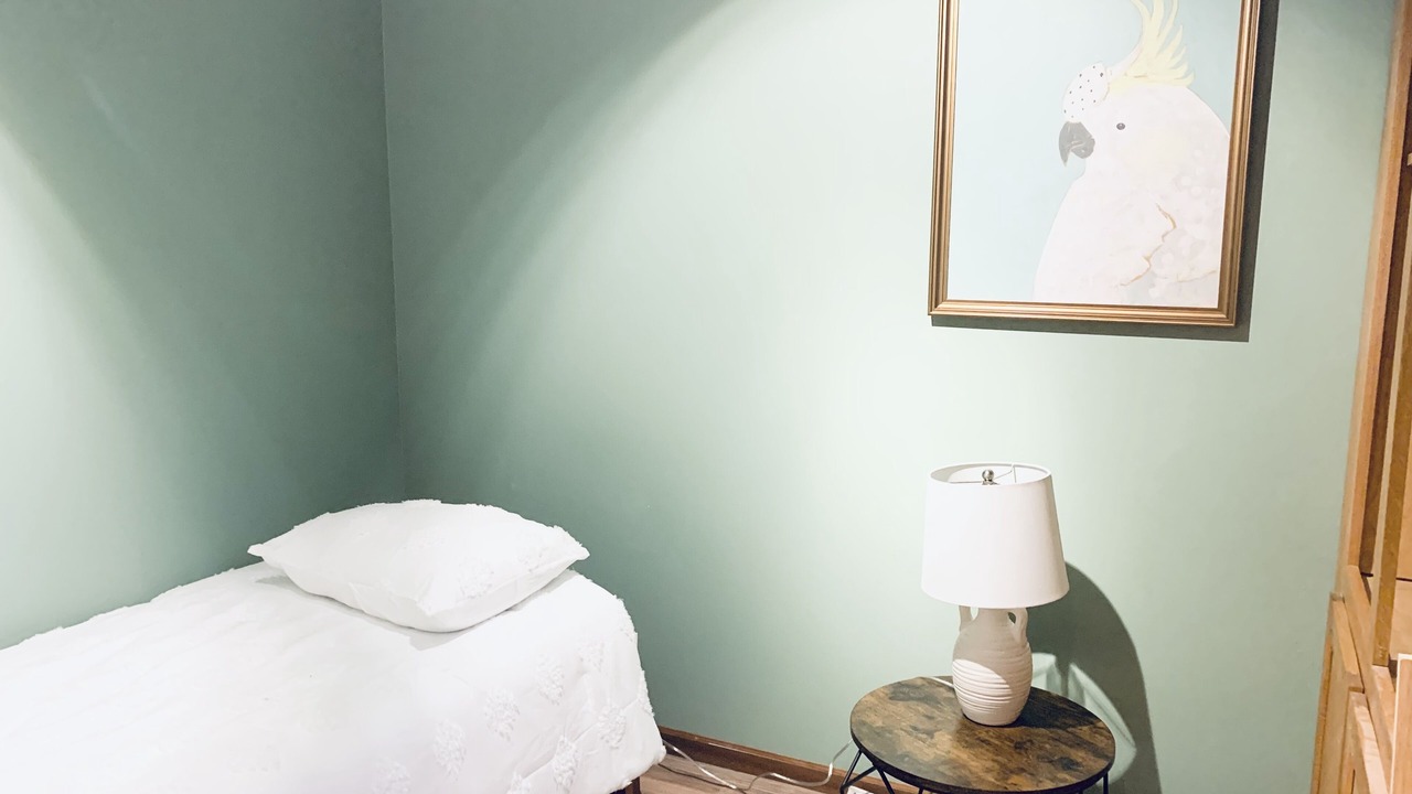 Photo of Bedroom in Glen Ellyn