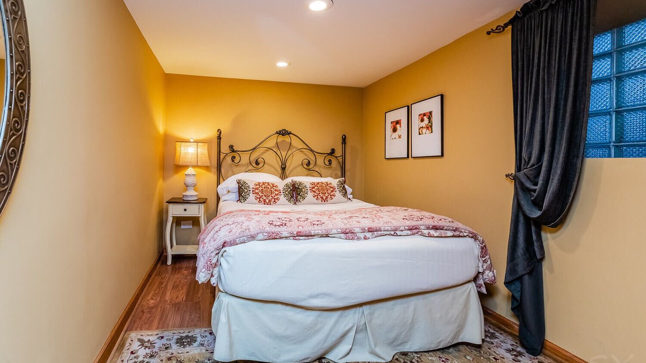 Photo of Bedroom in Wrigleyville