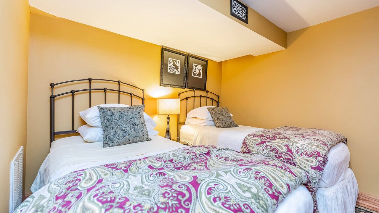 Photo of Bedroom in Wrigleyville