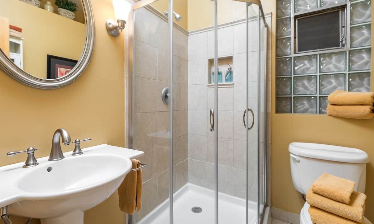 Photo of Bathroom in Wrigleyville