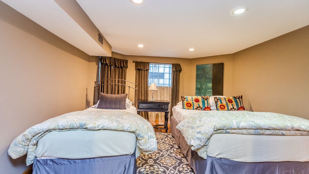Photo of Bedroom in Wrigleyville