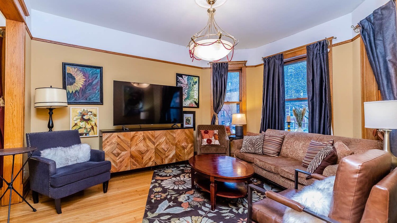 Photo of Livingroom in Wrigleyville
