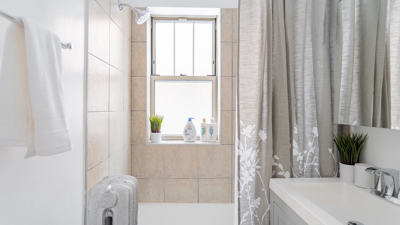 Photo of Bathroom in Ravenswood