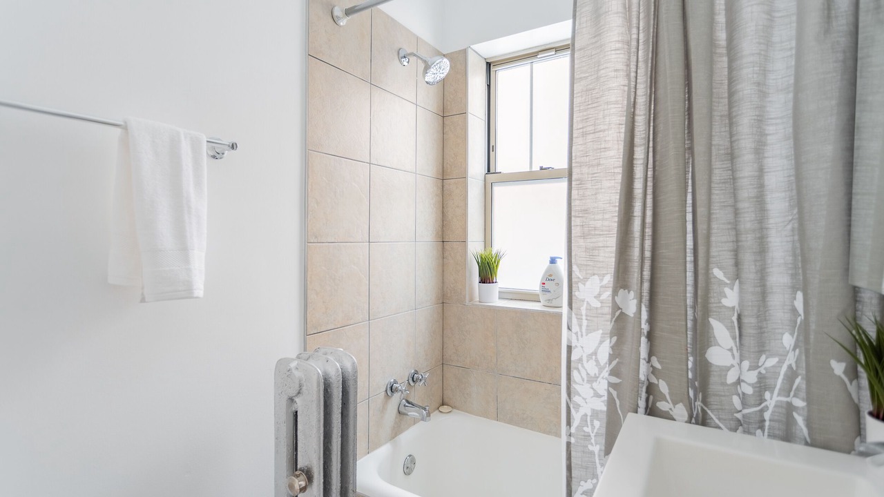 Photo of Bathroom in Ravenswood