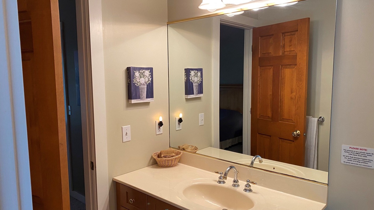 Photo of Bathroom in The Galena Territory