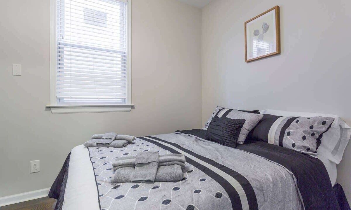 Photo of Bedroom in Roscoe Village