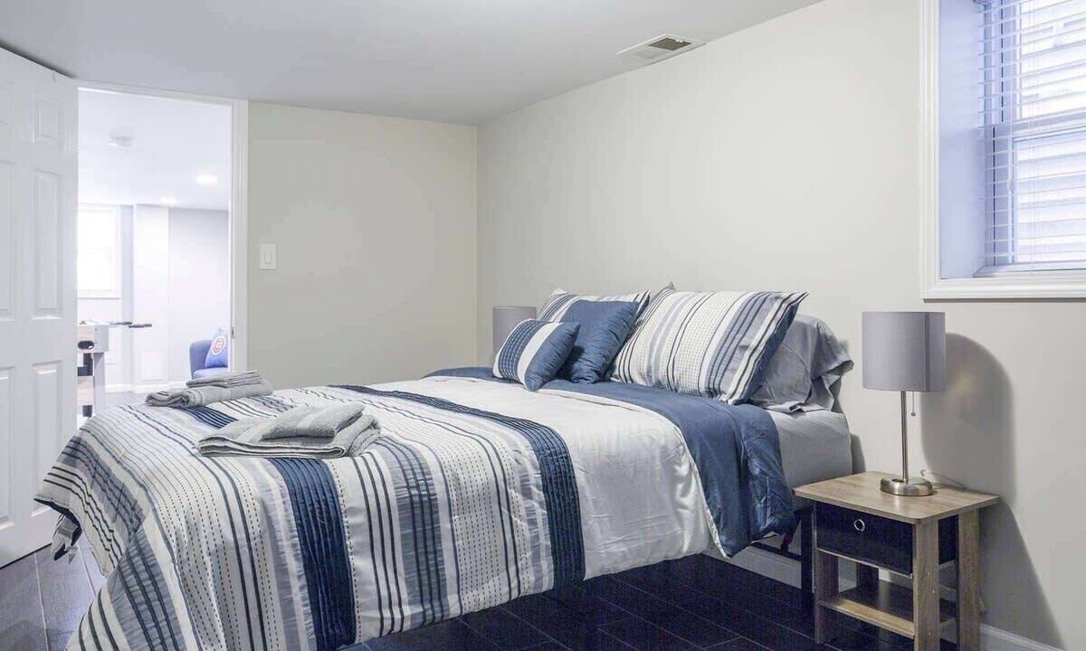 Photo of Bedroom in Roscoe Village