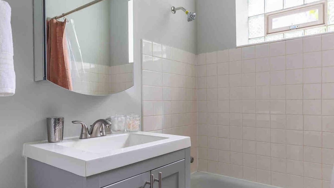 Photo of Bathroom in Ravenswood