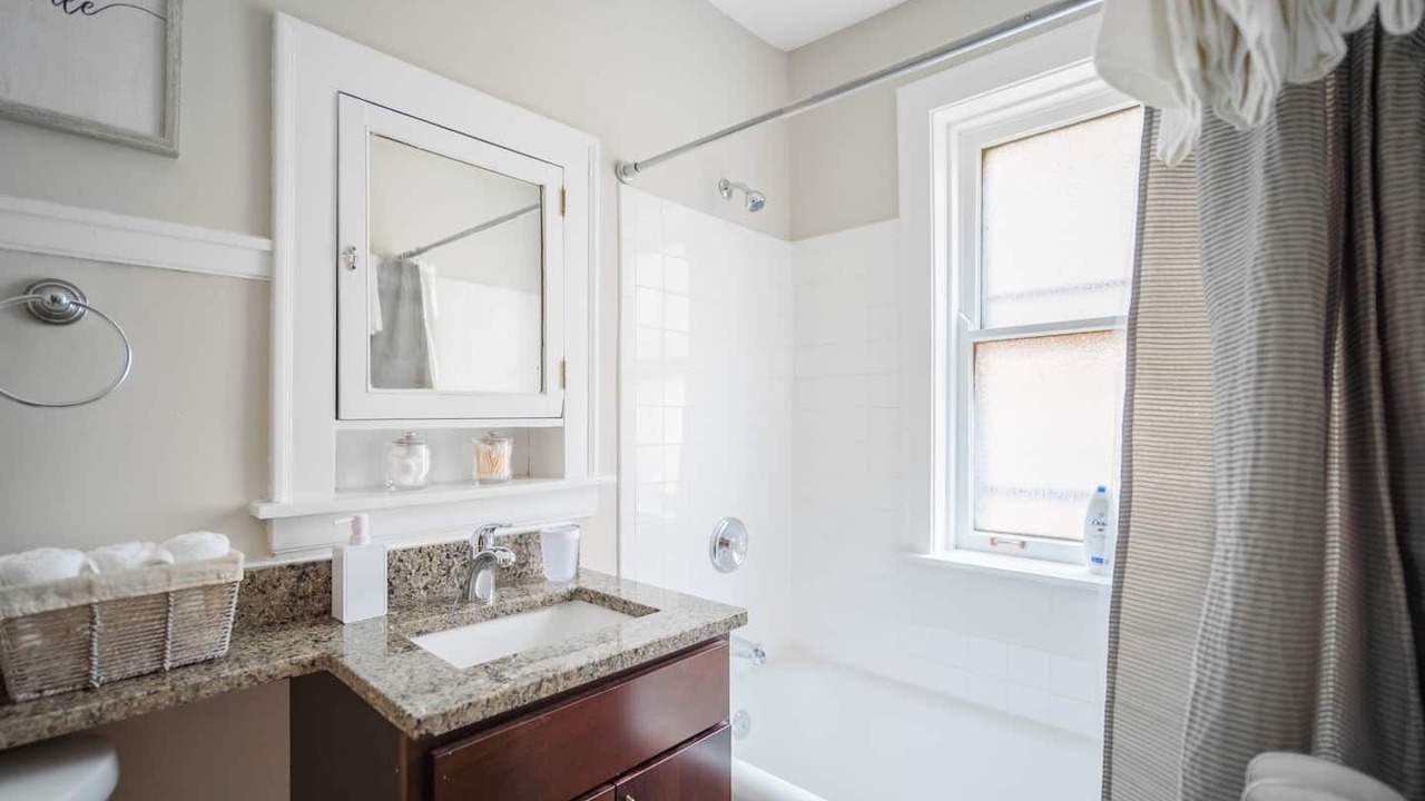 Photo of Bathroom in Ravenswood