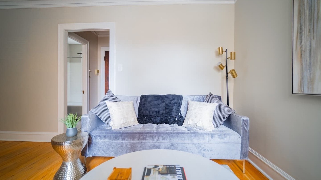 Photo of Livingroom in Ravenswood