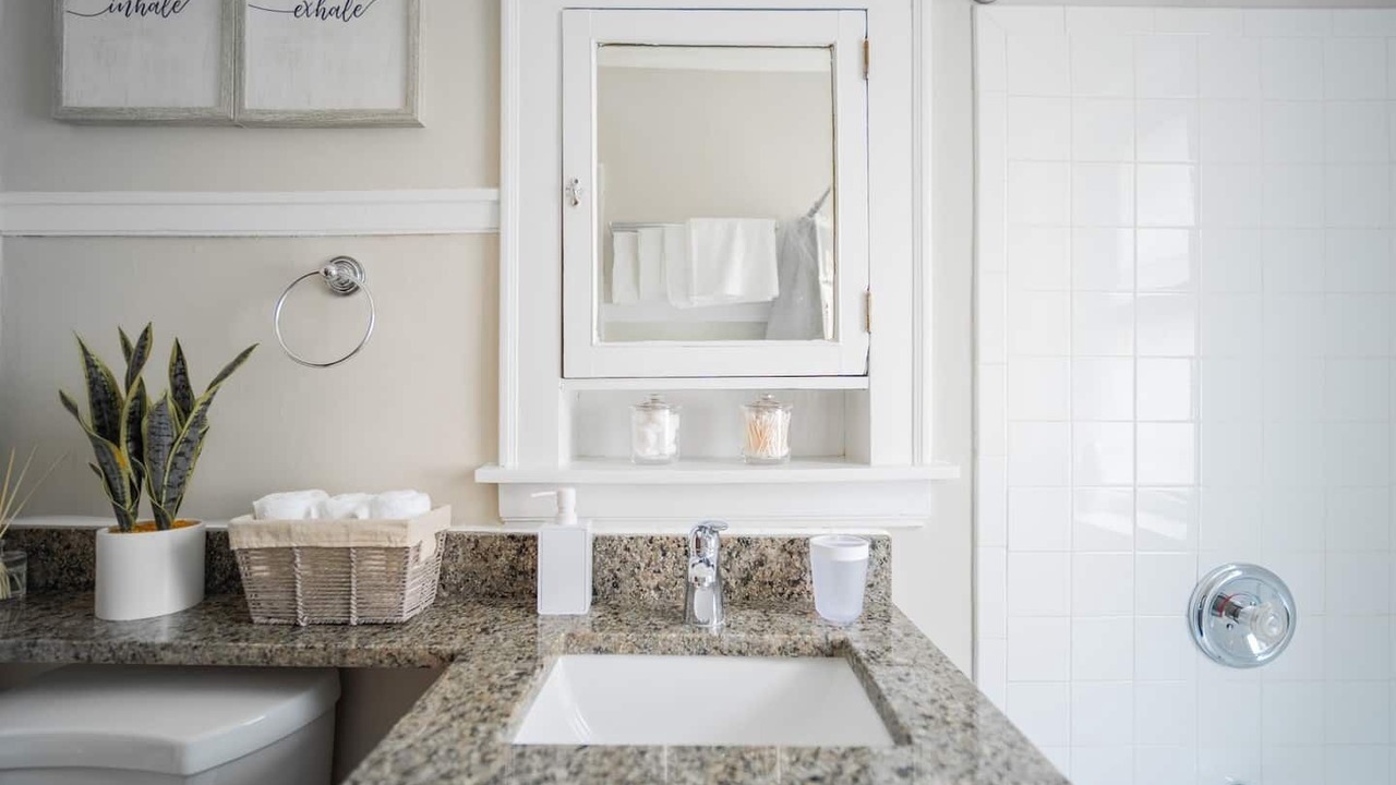 Photo of Bathroom in Ravenswood