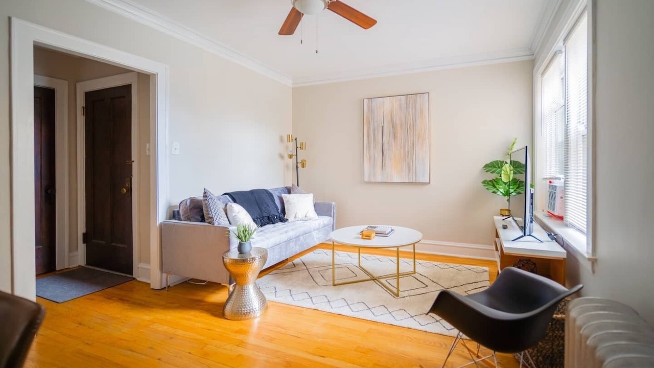 Photo of Livingroom in Ravenswood