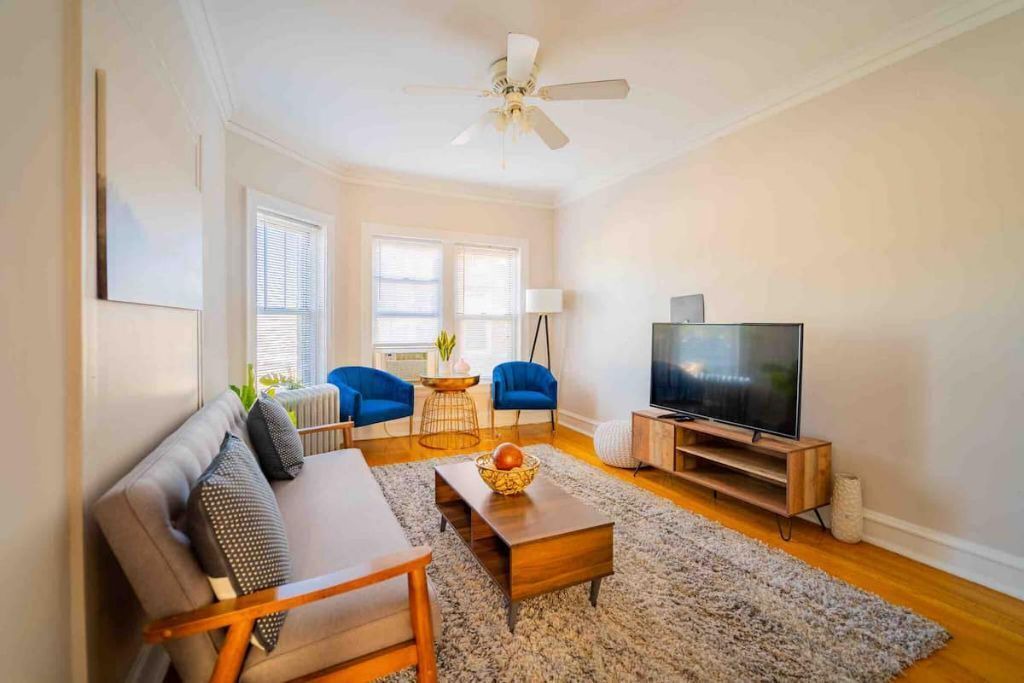 Photo of Livingroom in Ravenswood